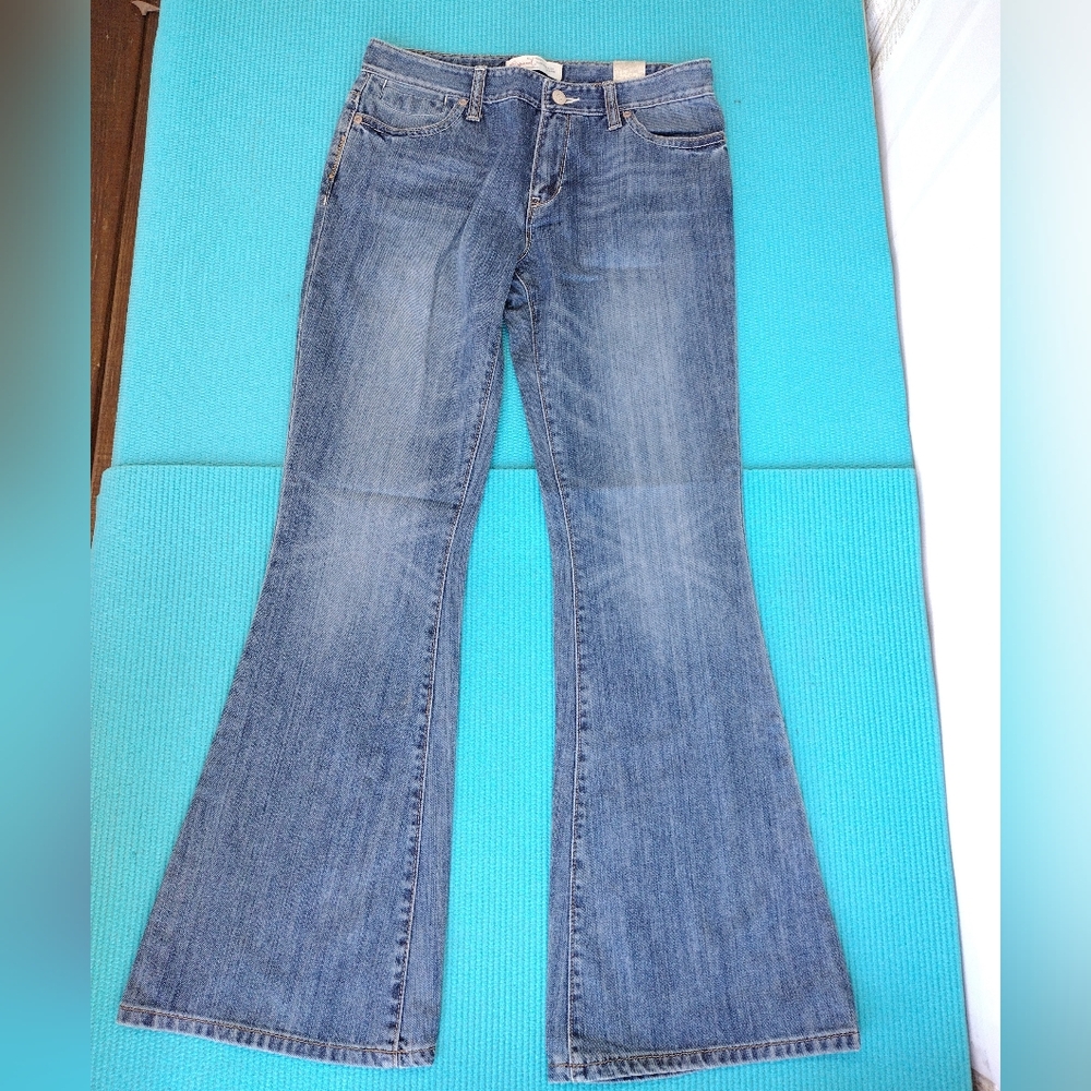 NWT Old Navy Junior Girlfriend Classic Rise Flare Jeans - Adj Waist - 12 Plus